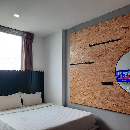 Comma Hotel Bandar Saujana Putra Exterior photo