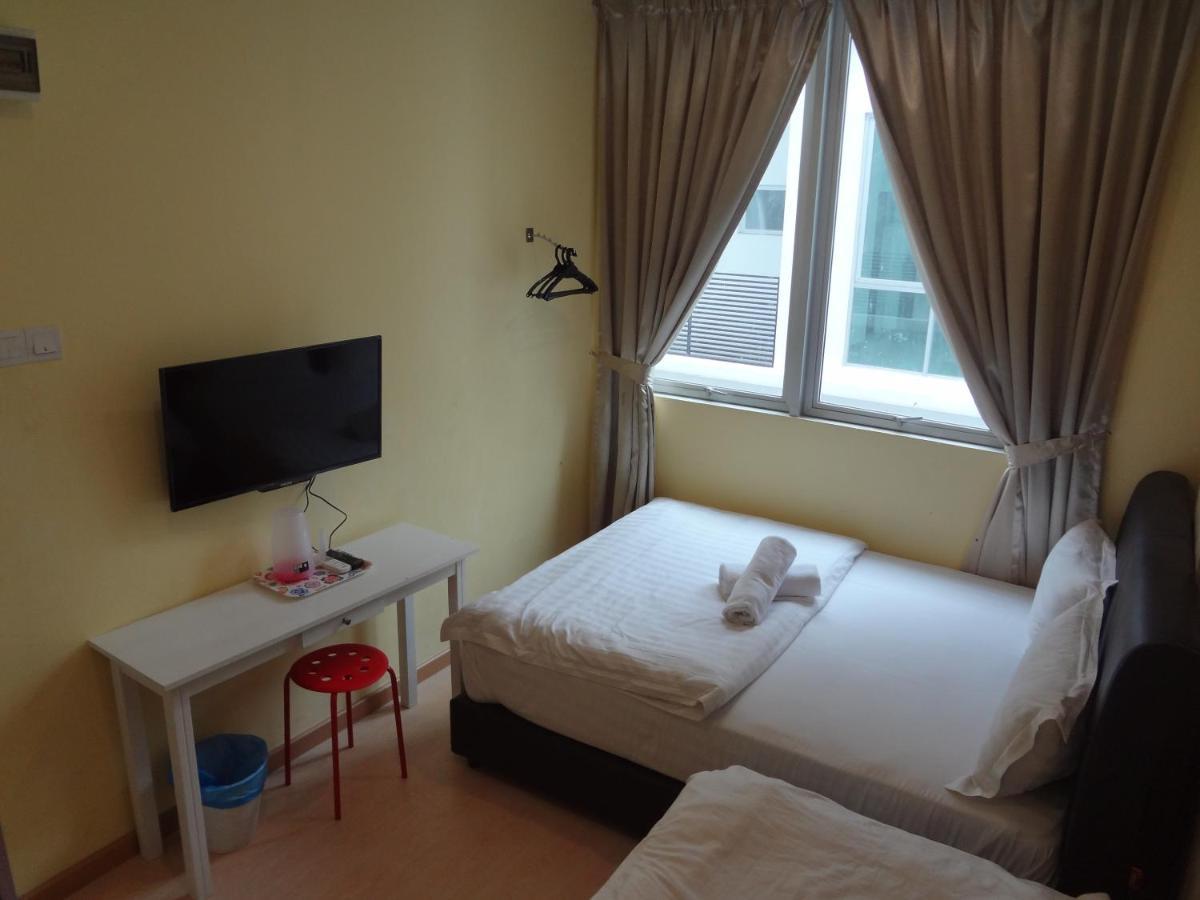 Comma Hotel Bandar Saujana Putra Exterior photo